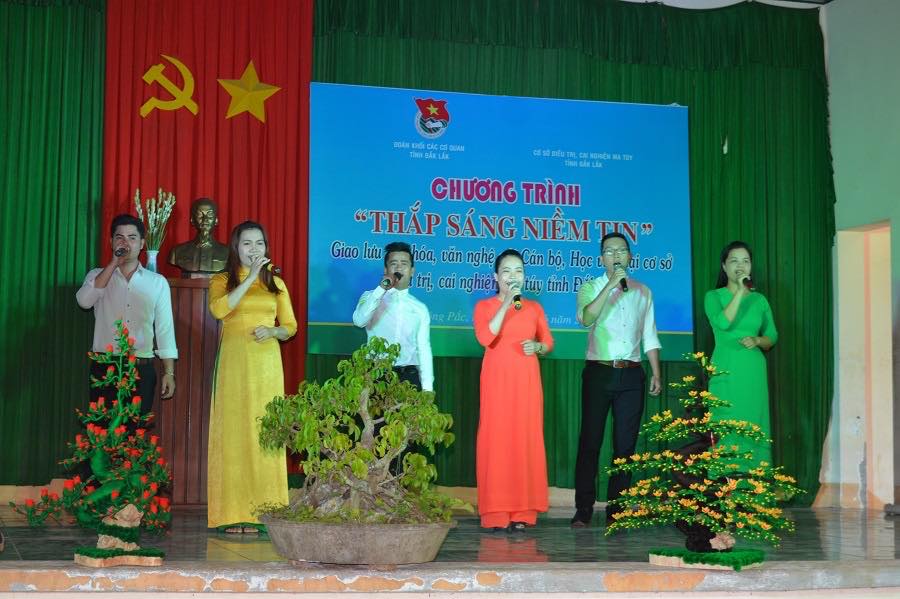 Biểu diễn văn nghệ tại Cơ sở điều trị, cai nghiện ma túy tỉnh Đắk Lắk